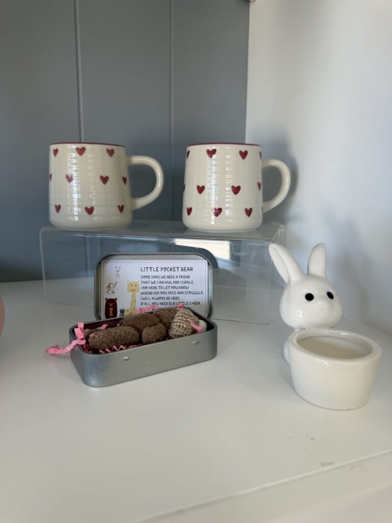 Heart mugs and little gift tins